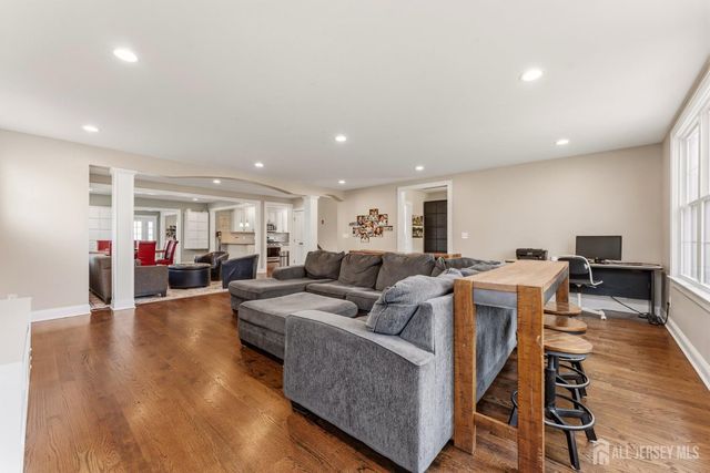 420 Mountainview Terrace, Dunellen, NJ 08812