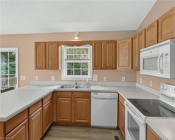 4913 Creeks Crossing Road, Asheboro, NC 27205