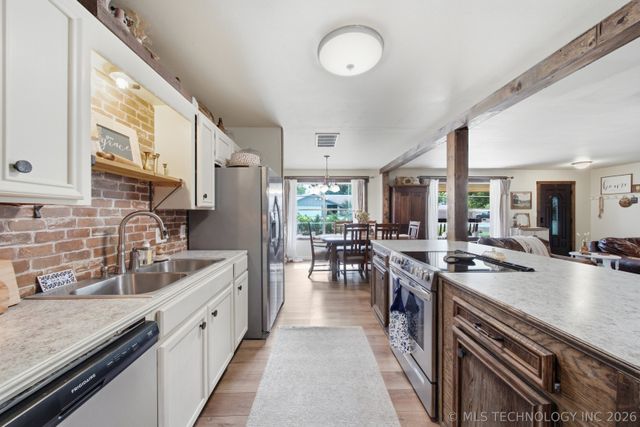 30439 E 143rd Street S, Coweta, OK 74429