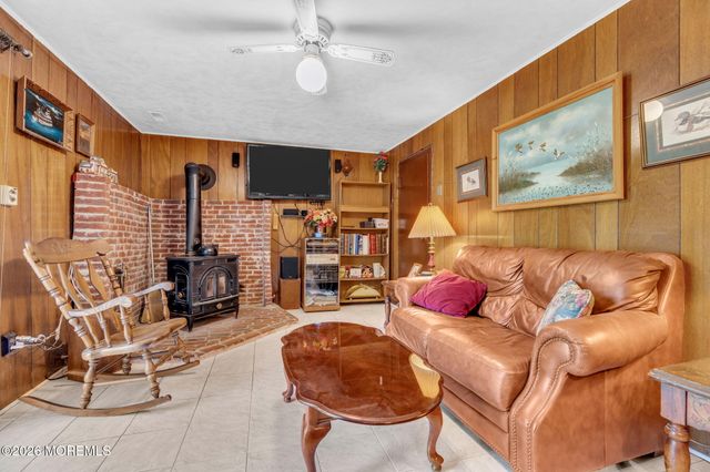 4 Denise Court, Somerset, NJ 08873
