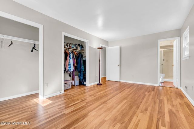 4 Denise Court, Somerset, NJ 08873