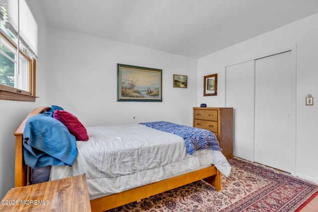 4 Denise Court, Somerset, NJ 08873