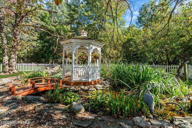 4 Denise Court, Somerset, NJ 08873