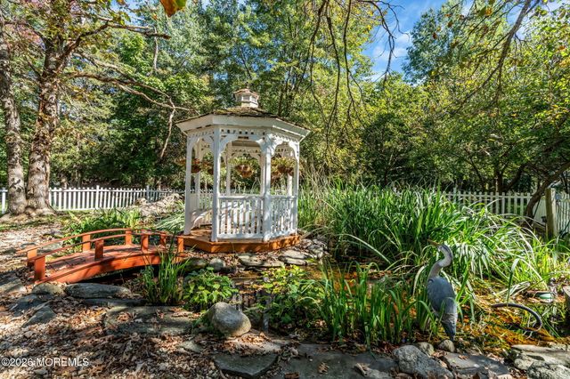 4 Denise Court, Somerset, NJ 08873