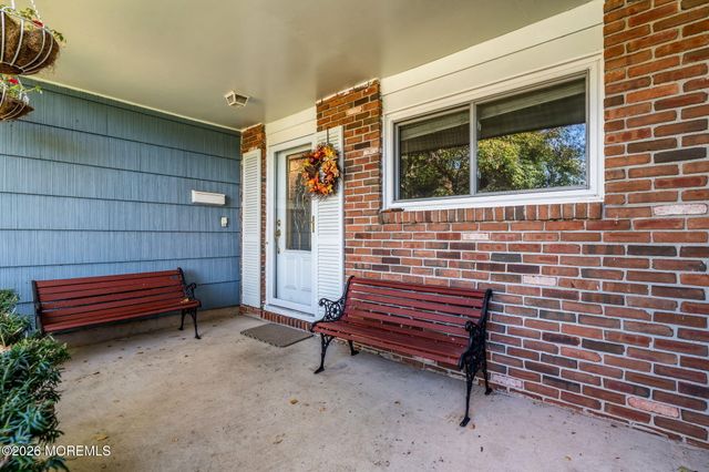 4 Denise Court, Somerset, NJ 08873