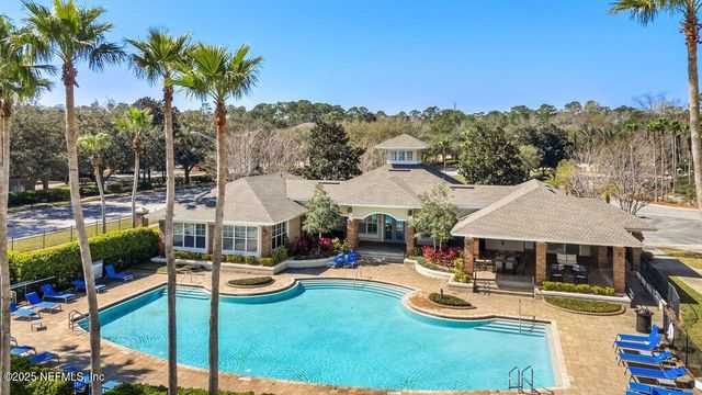 7801 POINT MEADOWS Drive 8202, Jacksonville, FL 32256