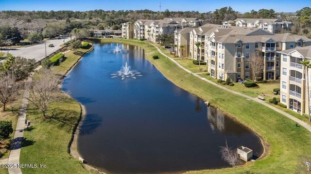 7801 POINT MEADOWS Drive 8202, Jacksonville, FL 32256