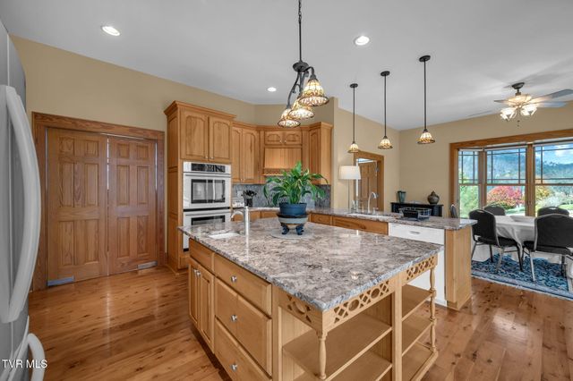 1869 Dry Hill Road, Butler, TN 37640