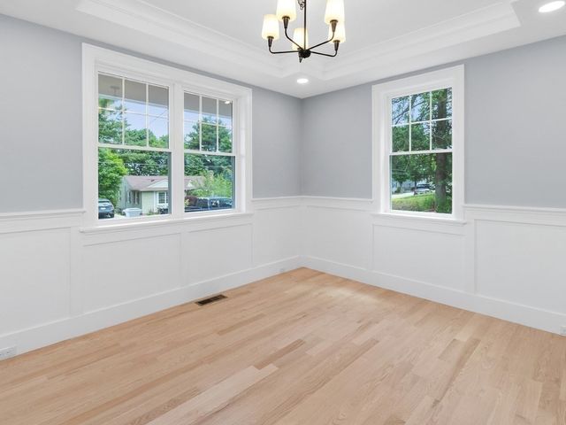 113 Warwick Avenue, Waltham, MA 02452
