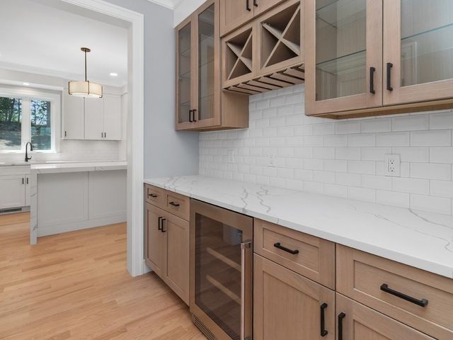113 Warwick Avenue, Waltham, MA 02452