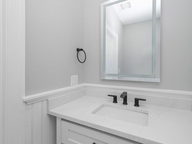 113 Warwick Avenue, Waltham, MA 02452