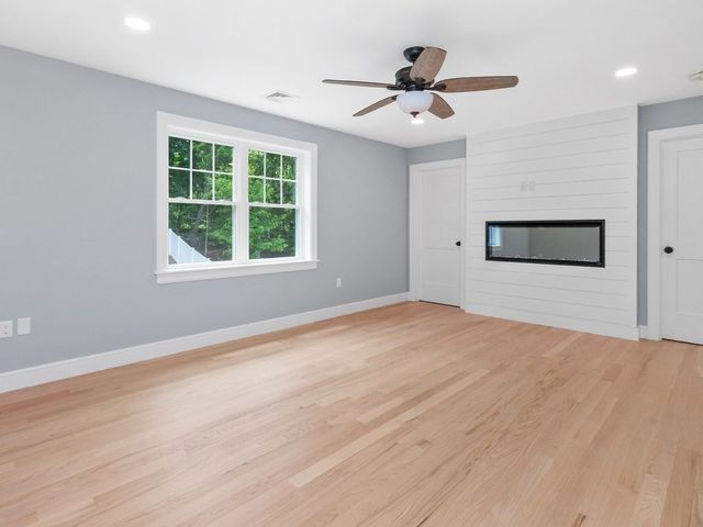 113 Warwick Avenue, Waltham, MA 02452