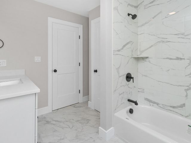 113 Warwick Avenue, Waltham, MA 02452