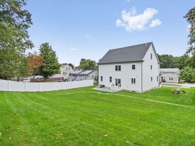 113 Warwick Avenue, Waltham, MA 02452