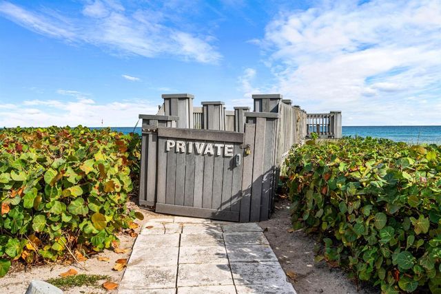 5900 Old Ocean Boulevard B5, Ocean Ridge, FL 33435