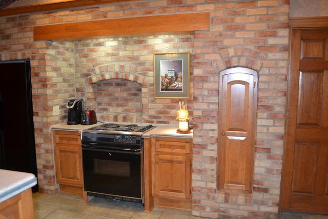 8530 W Woodfield COURT, Franklin, WI 53132