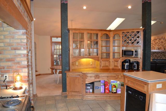 8530 W Woodfield COURT, Franklin, WI 53132