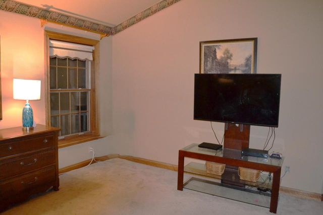 8530 W Woodfield COURT, Franklin, WI 53132