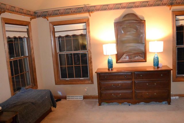 8530 W Woodfield COURT, Franklin, WI 53132