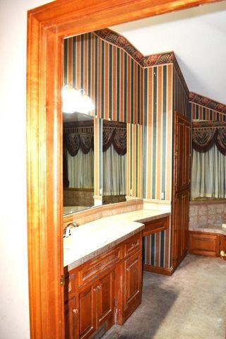 8530 W Woodfield COURT, Franklin, WI 53132