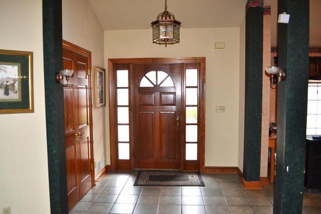 8530 W Woodfield COURT, Franklin, WI 53132