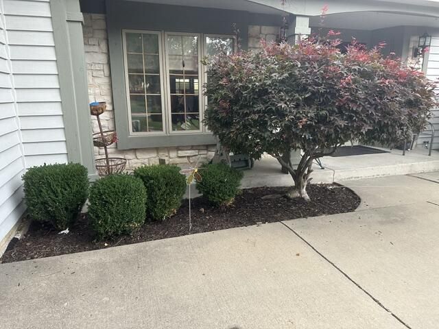 8530 W Woodfield COURT, Franklin, WI 53132