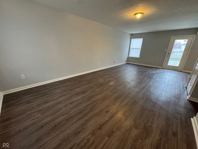 3971 Waterfield Drive, Indianapolis, IN 46235