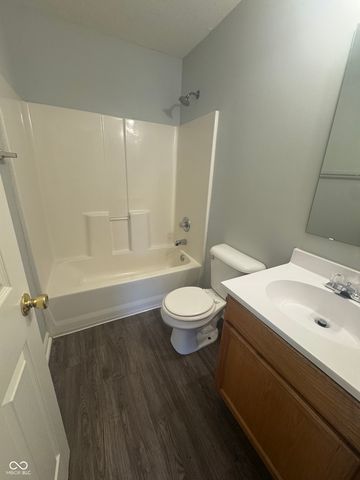 3971 Waterfield Drive, Indianapolis, IN 46235