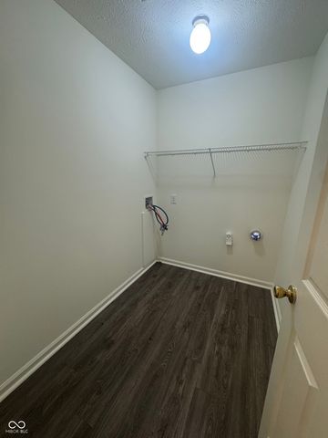 3971 Waterfield Drive, Indianapolis, IN 46235