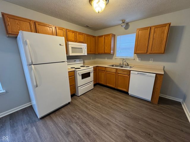 3971 Waterfield Drive, Indianapolis, IN 46235