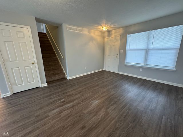 3971 Waterfield Drive, Indianapolis, IN 46235