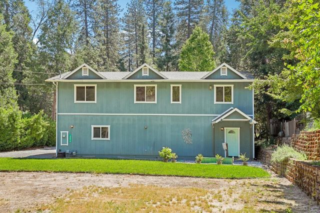 10819 Walker Dr, Grass Valley, CA 95945