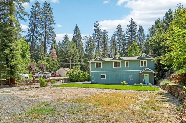 10819 Walker Dr, Grass Valley, CA 95945