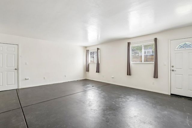 10819 Walker Dr, Grass Valley, CA 95945