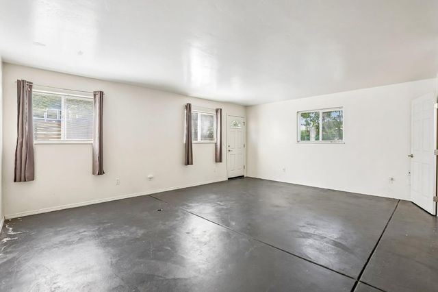 10819 Walker Dr, Grass Valley, CA 95945