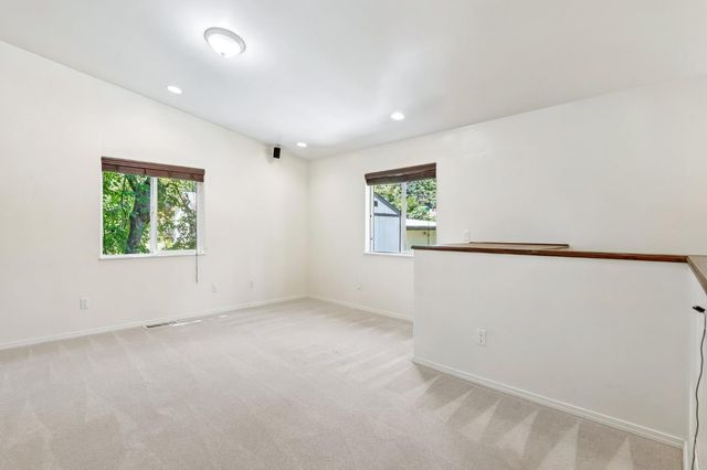 10819 Walker Dr, Grass Valley, CA 95945
