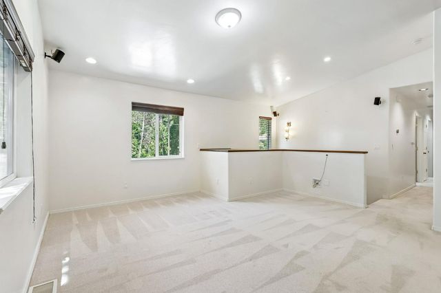 10819 Walker Dr, Grass Valley, CA 95945