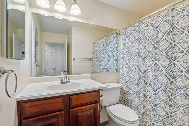 10819 Walker Dr, Grass Valley, CA 95945