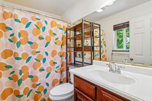 10819 Walker Dr, Grass Valley, CA 95945
