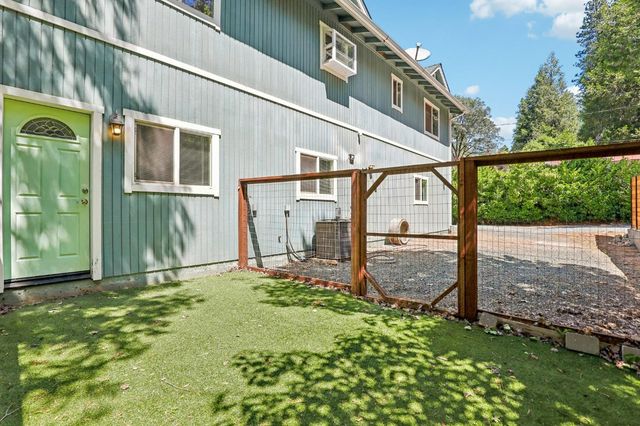 10819 Walker Dr, Grass Valley, CA 95945