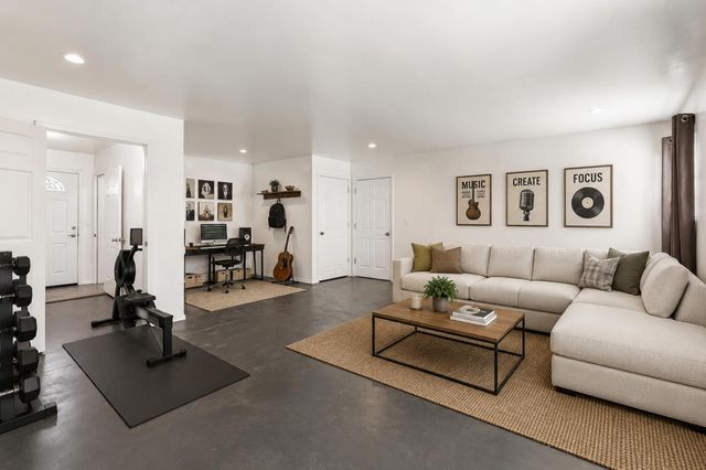 10819 Walker Dr, Grass Valley, CA 95945