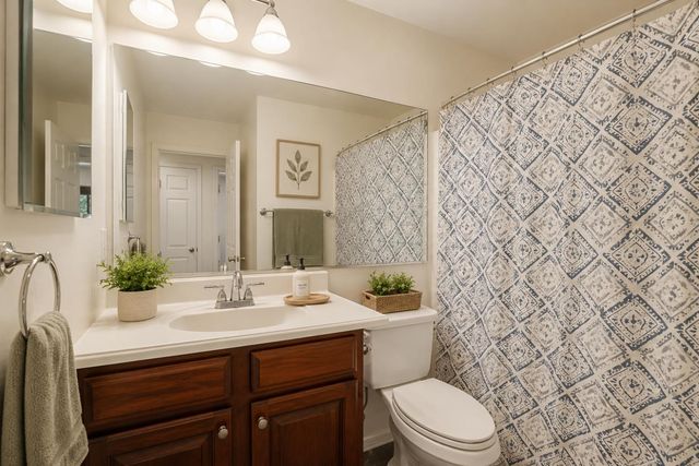 10819 Walker Dr, Grass Valley, CA 95945