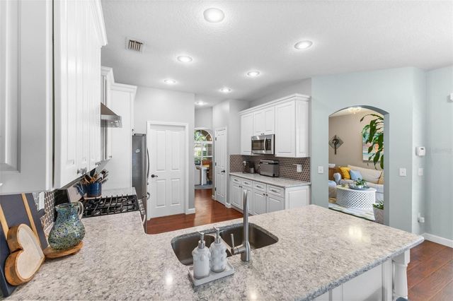 10509 WEYBRIDGE DRIVE, Tampa, FL 33626