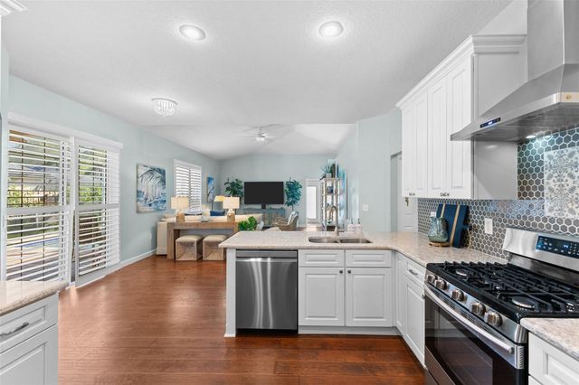 10509 WEYBRIDGE DRIVE, Tampa, FL 33626