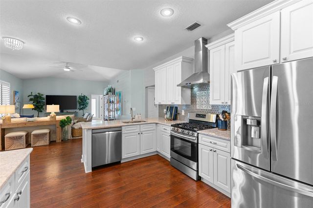 10509 WEYBRIDGE DRIVE, Tampa, FL 33626