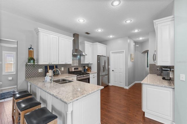 10509 WEYBRIDGE DRIVE, Tampa, FL 33626