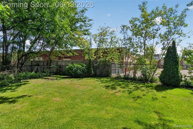 4141 Bristolwood Drive, Flint, MI 48507