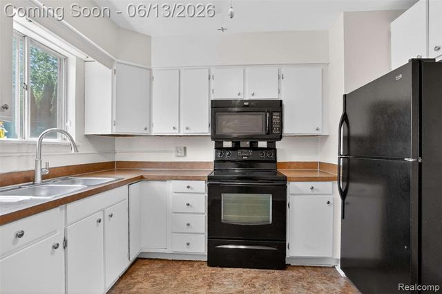 4141 Bristolwood Drive, Flint, MI 48507