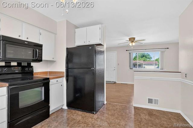4141 Bristolwood Drive, Flint, MI 48507
