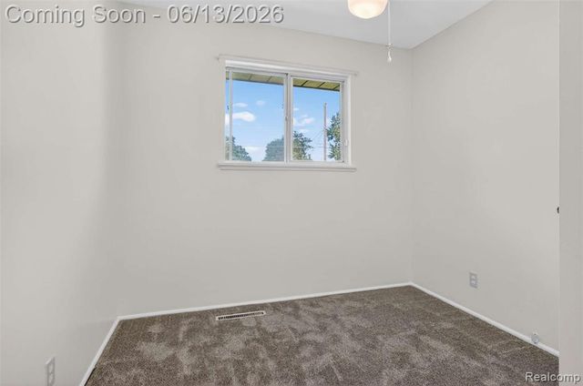 4141 Bristolwood Drive, Flint, MI 48507